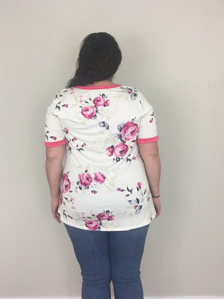 Ivory/Coral Floral Tee - Trendy Plus Size Women's Boutique Clothing