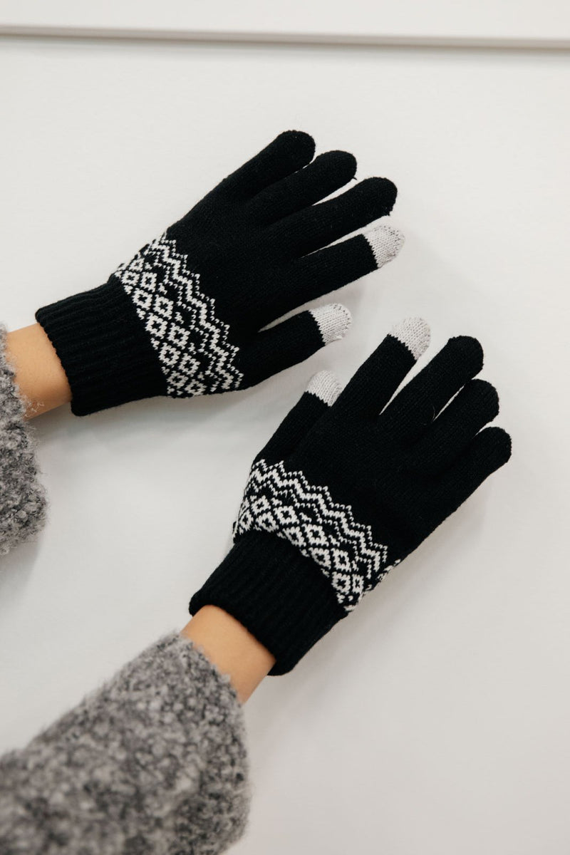 Scandinavian Simplicity Gloves in Black