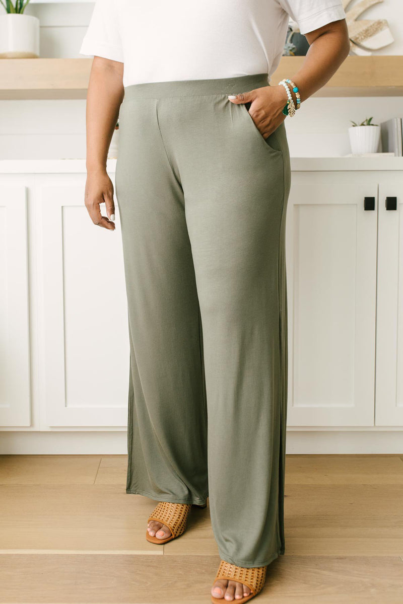 Vacation Lounge Pants in Olive