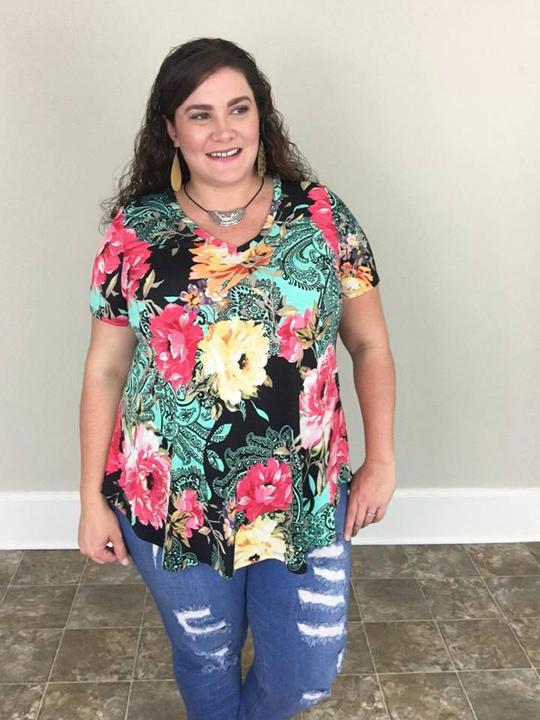 Beautiful and Bright Tee - Trendy Plus Size Women's Boutique Clothing